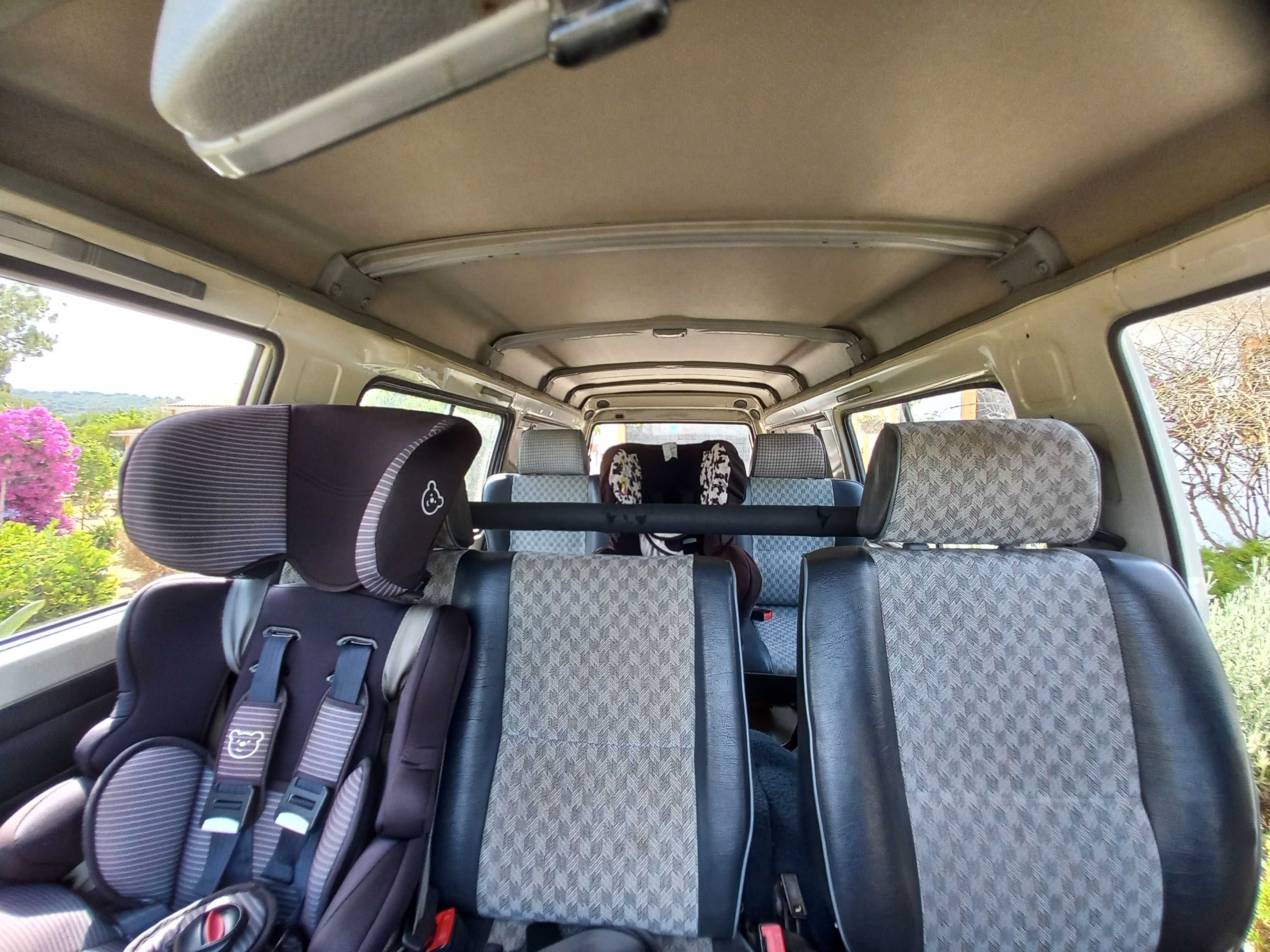 Mitsubishi L300 6 lugares