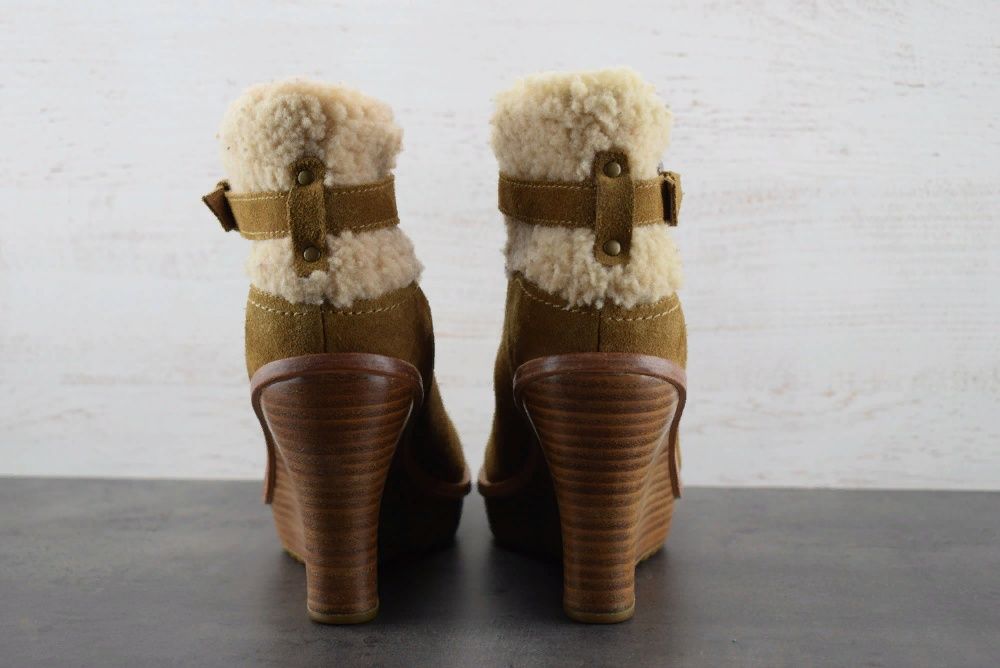 Ботинки UGG Anais. Замша. Размер 37