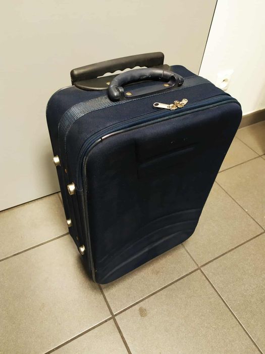 Walizka podróżna na kółkach