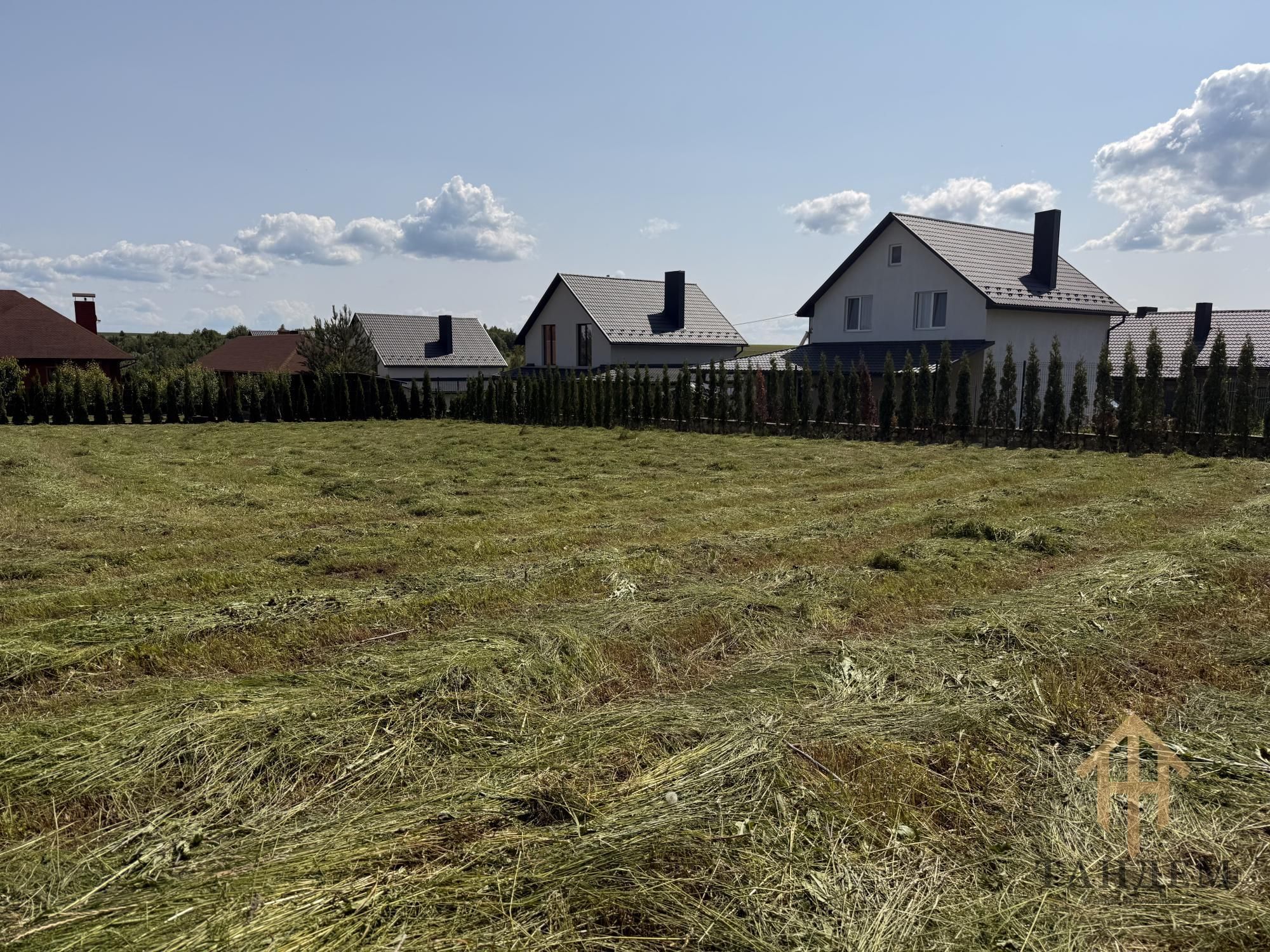 Продаж ділянки с. Підгороднє