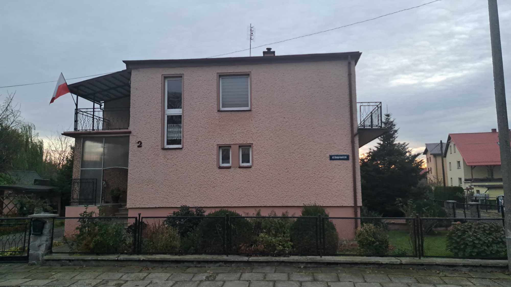 Sprzedam dom mieszkalny jednorodzinny