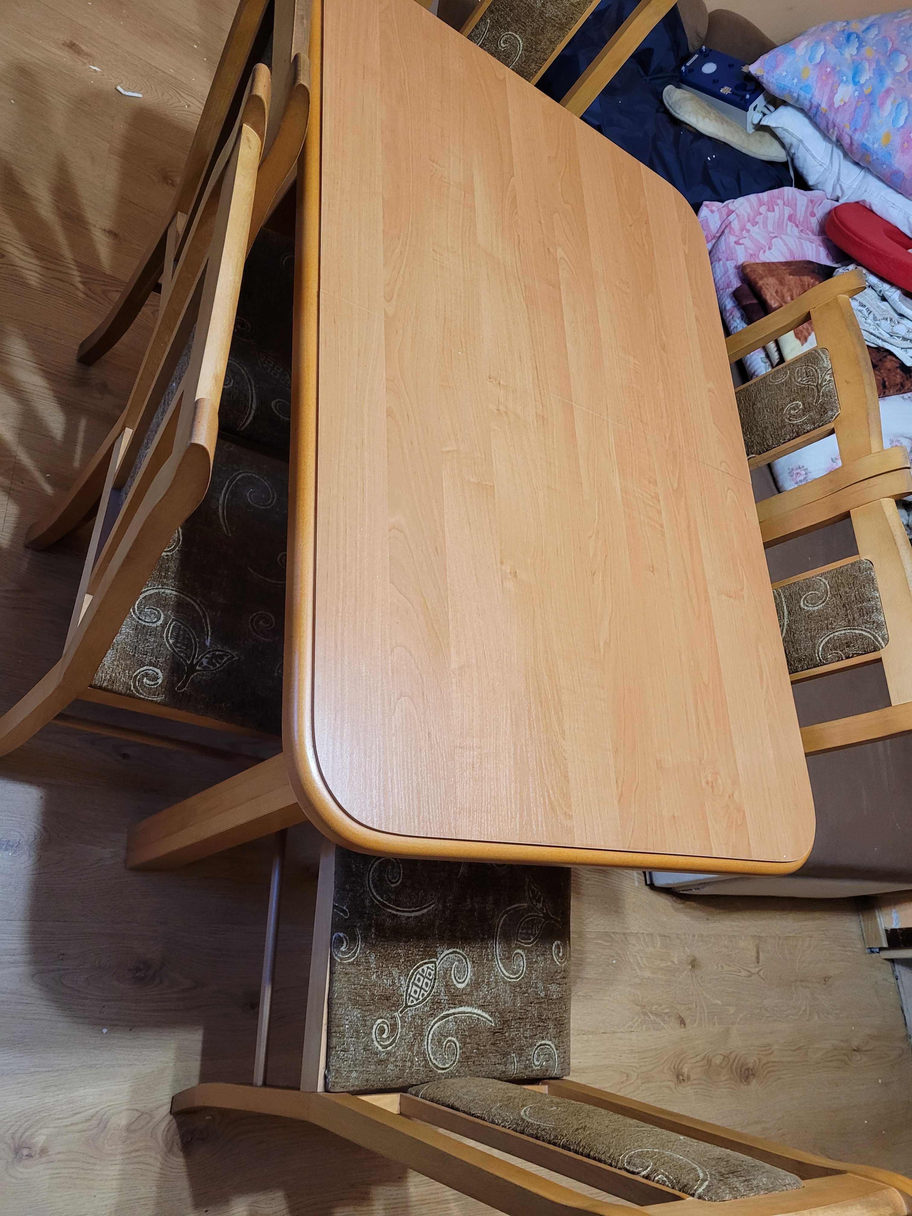 Stół do salonu / jadalni  Bardzo dobry stan z 6 krzesłami
