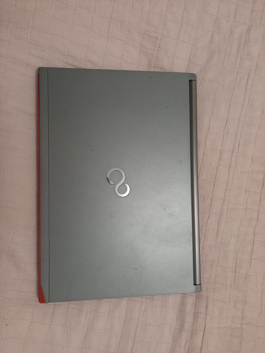 Ноутбук Fujitsu Lifebook E734