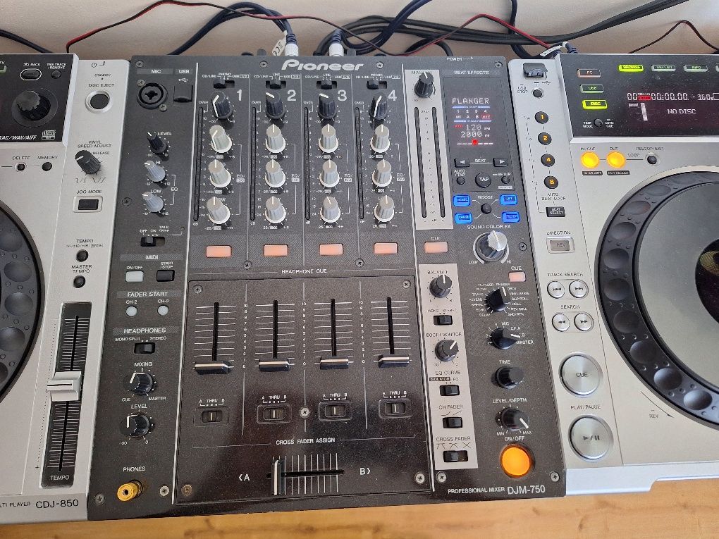 Zestaw dj Pioneer djm 750 oraz 2x cdj 850 konsola Dj super