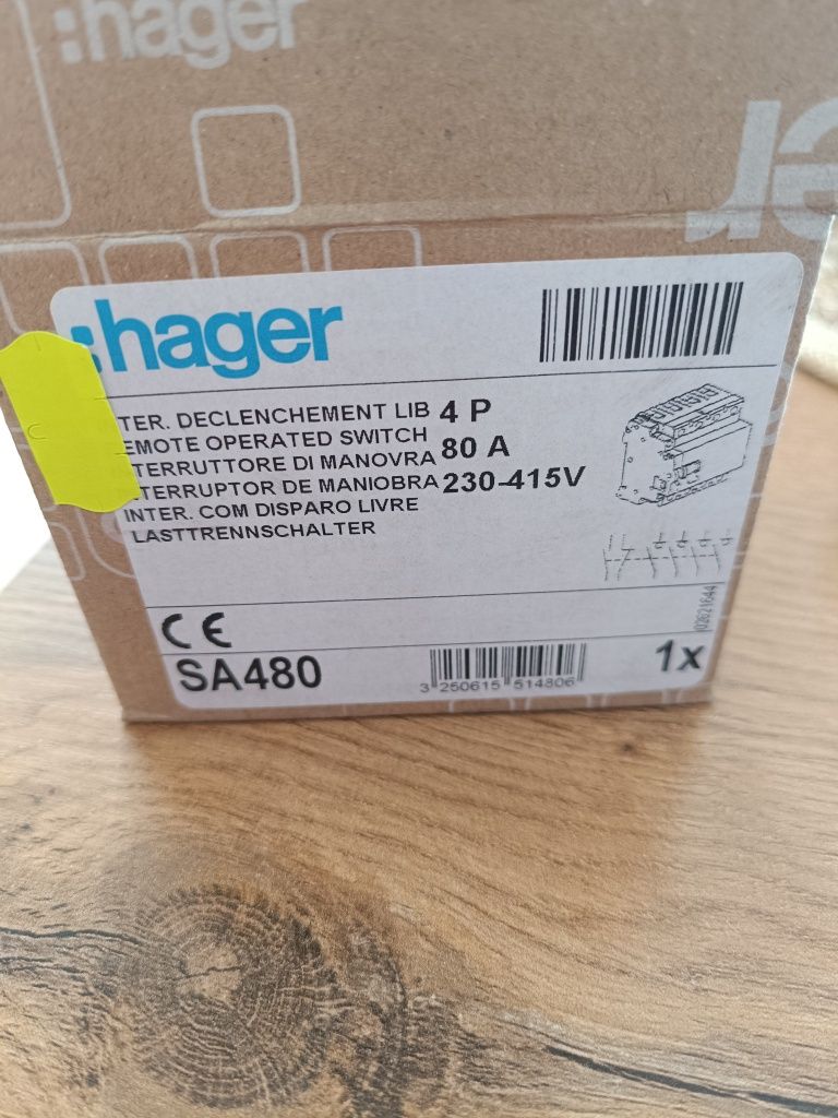 Rozłącznik izolacyjny że stykiem pomocniczym Hagera SA480 80A