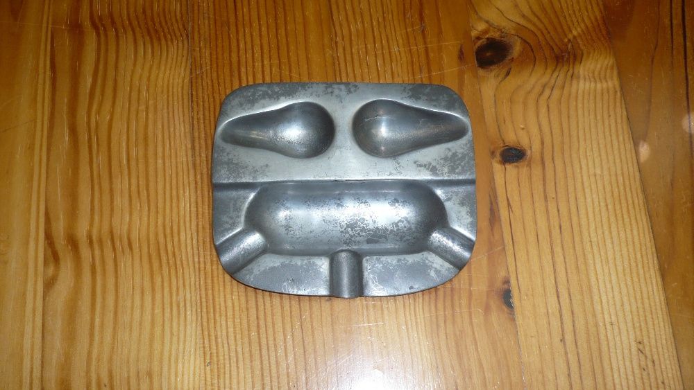 Cinzeiro em Estanho Fino - Antigo