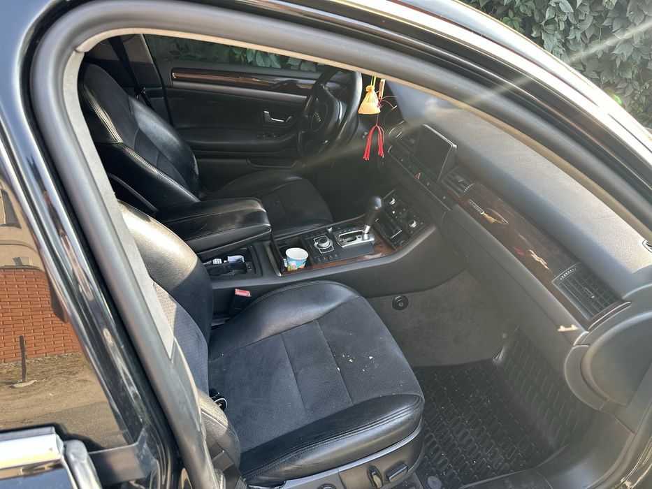 Продам Ауди A8 D3