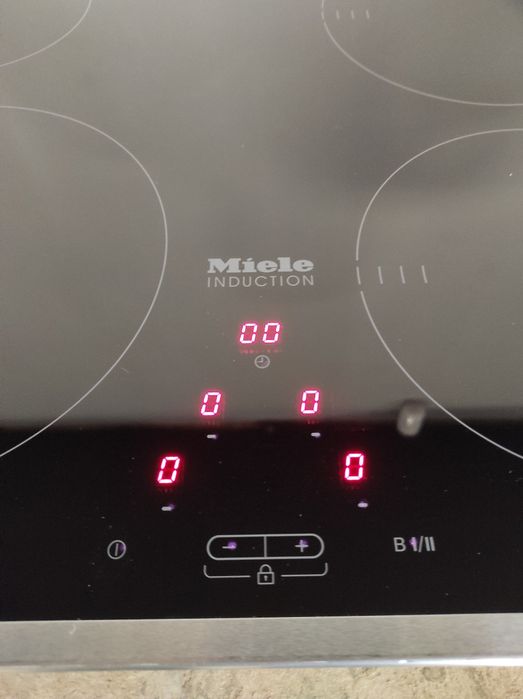 Индукционная варочная поверхность Miele KM 6115