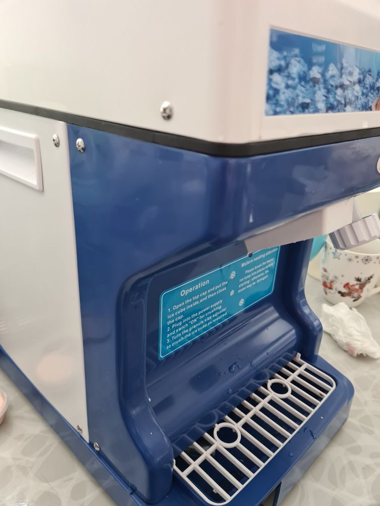 Maszyna Nowa  do lodów Hawajskich Tajskich Śnieżnych z syropem