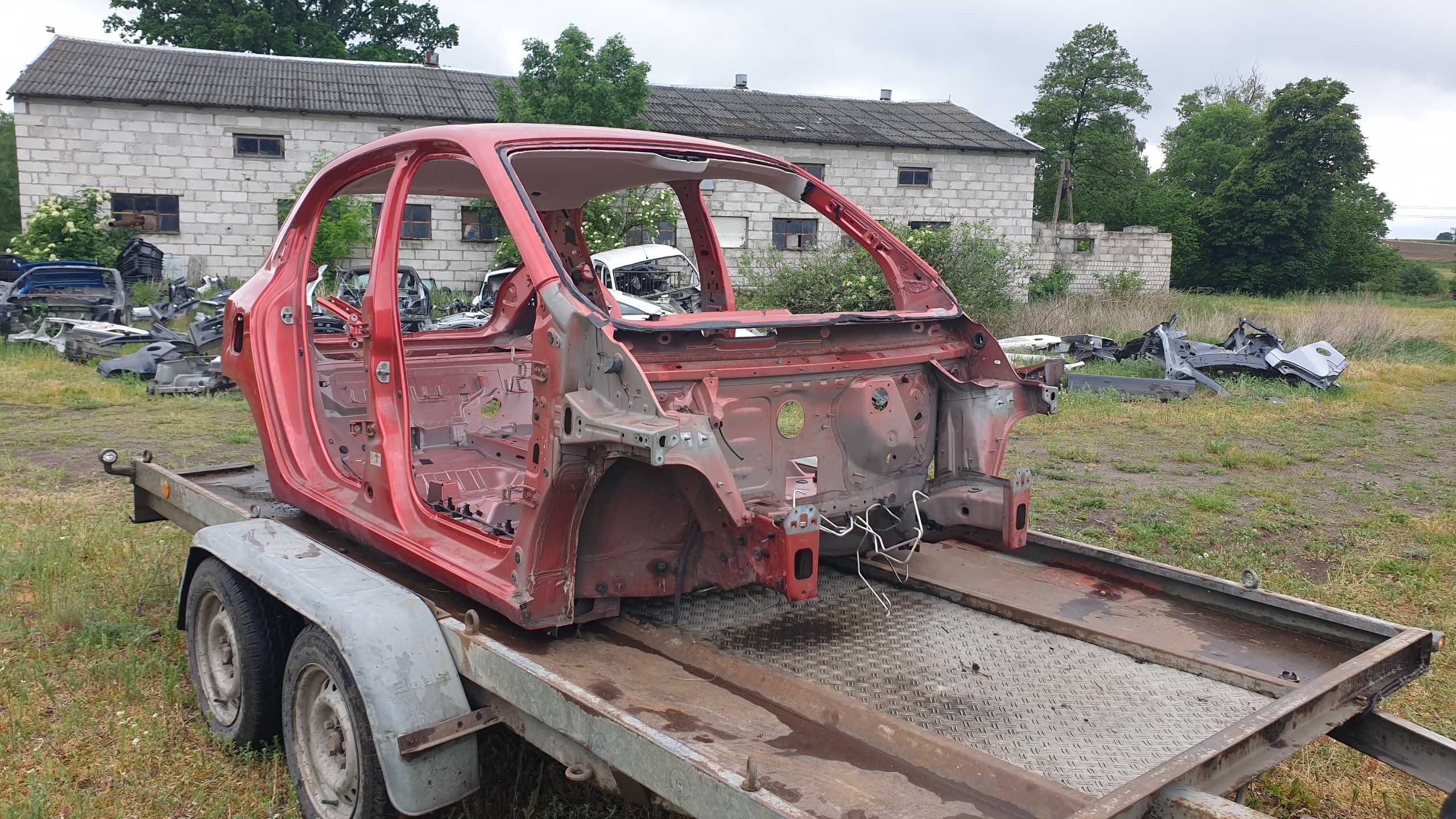 Renault Twingo III 3 prawy próg podłużnica TENNP