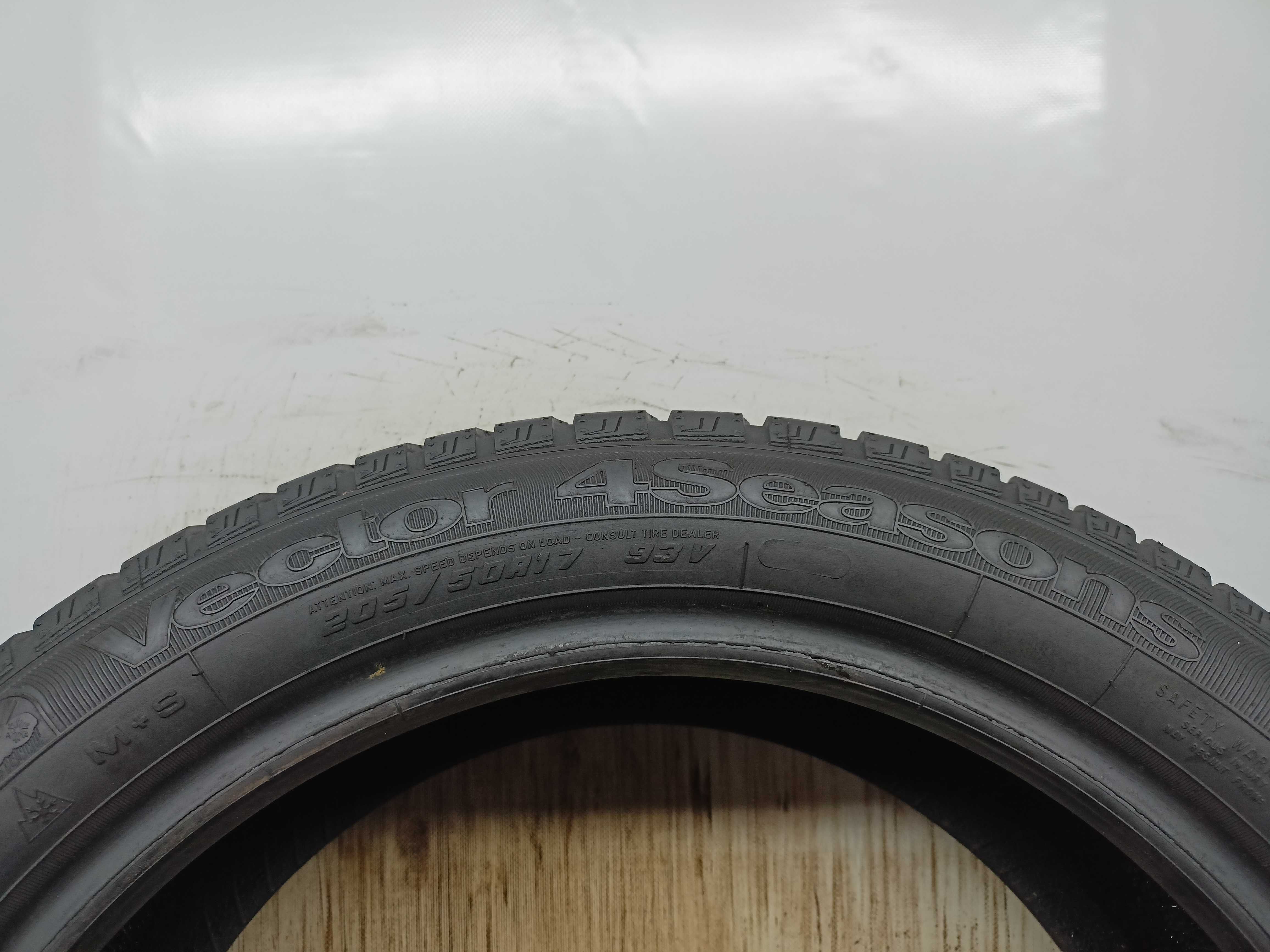 Goodyear Vector4Seasons 205/50/17 2022rok 93V 7,2mm (2835)