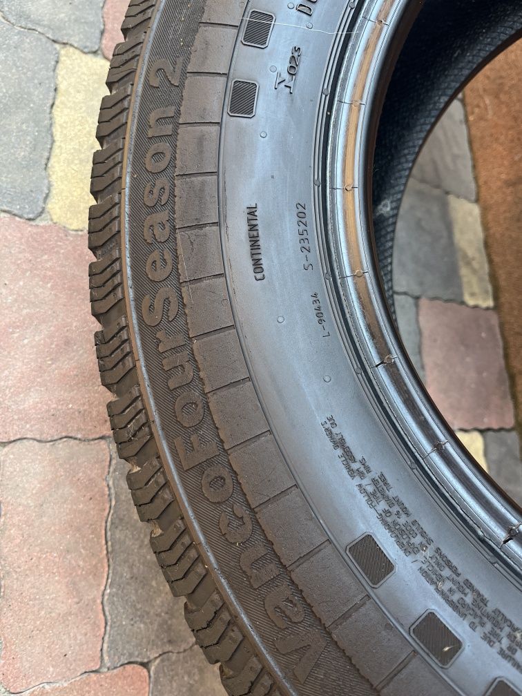 Зимові шини Continental VancoFourSeason2 235/65R16C
