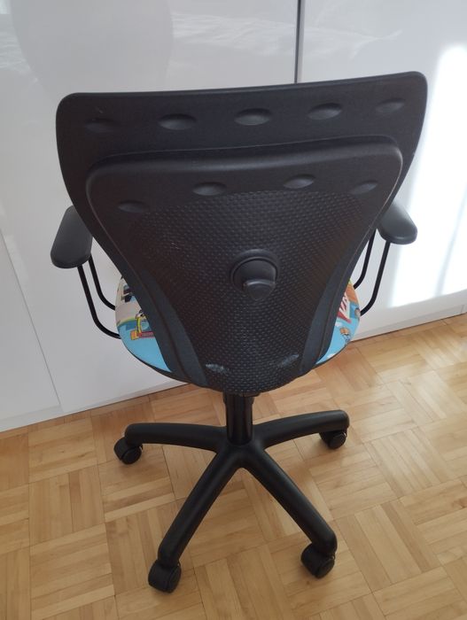 Fotel obrotowy dla dziecka krzesło na kółkach