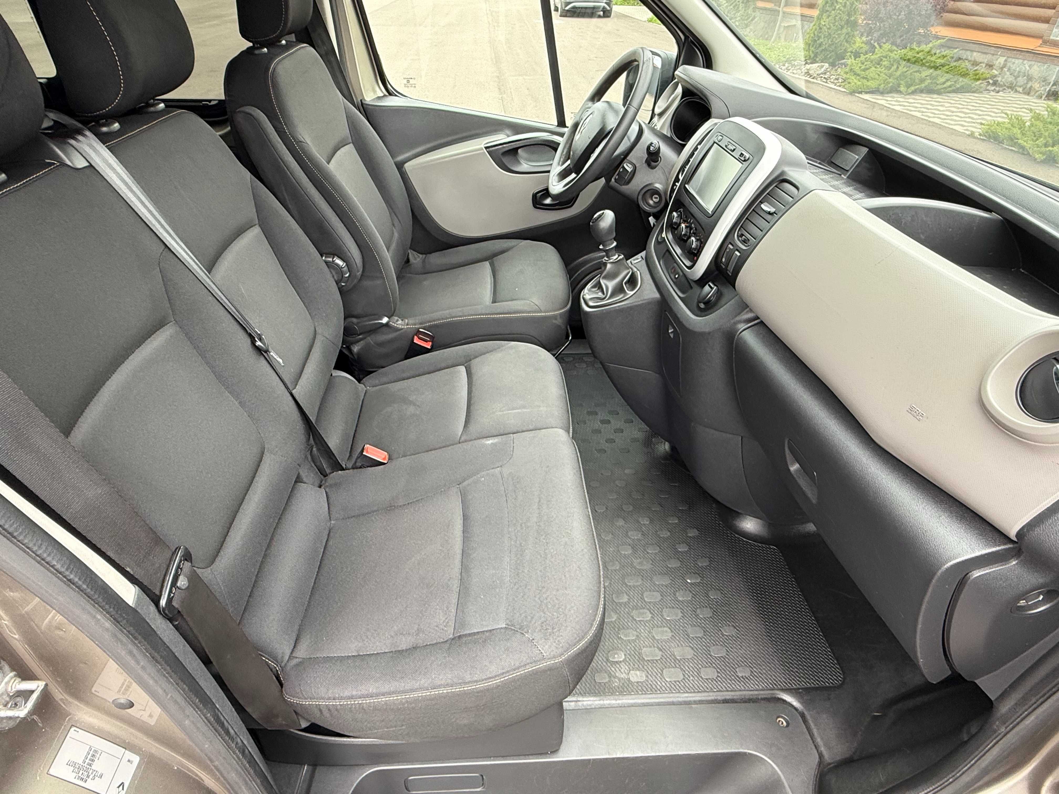 Renault Trafic  2015 Оригінальний пасажир