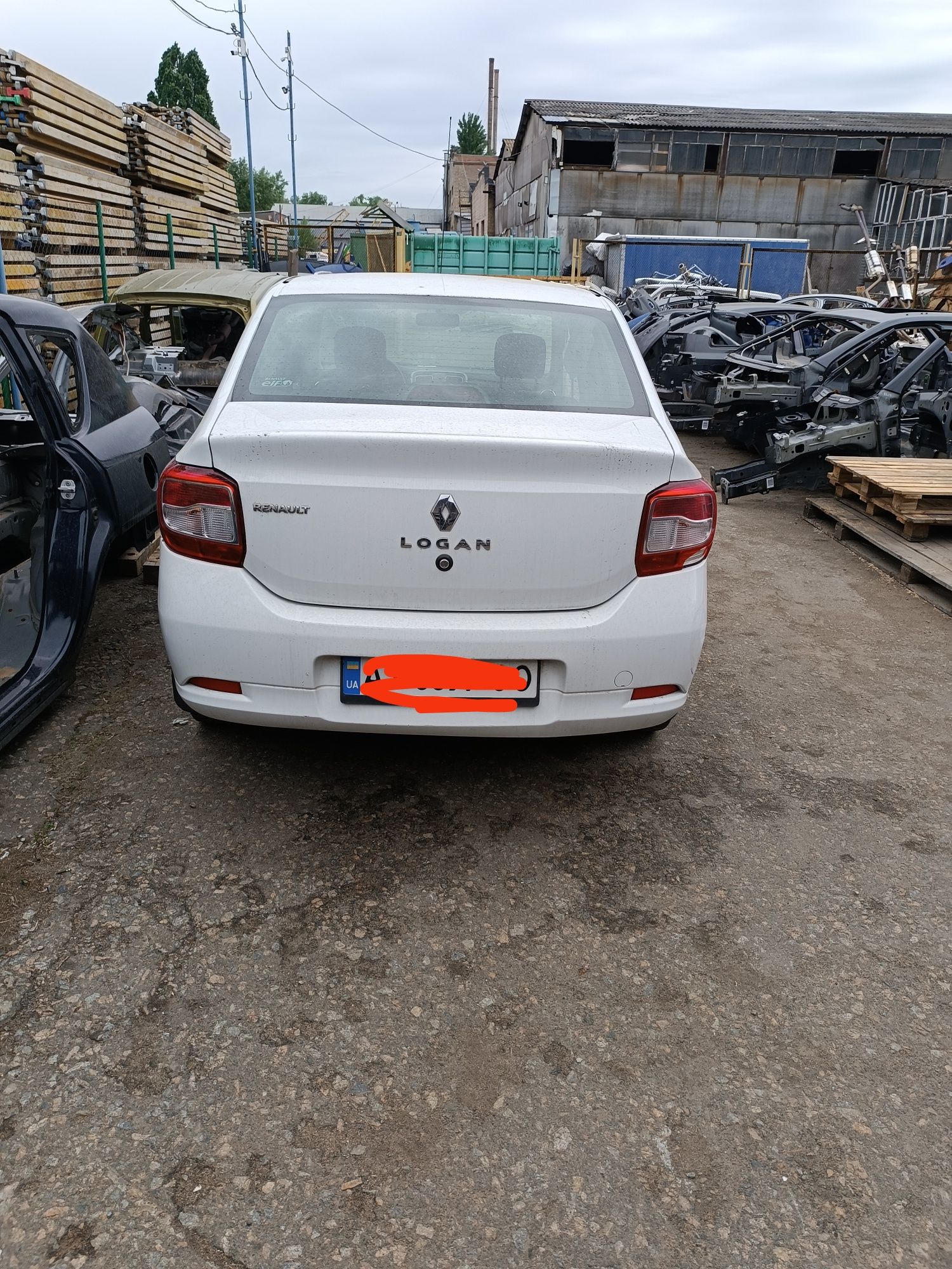 Шрот разборка  Рено Логан 2