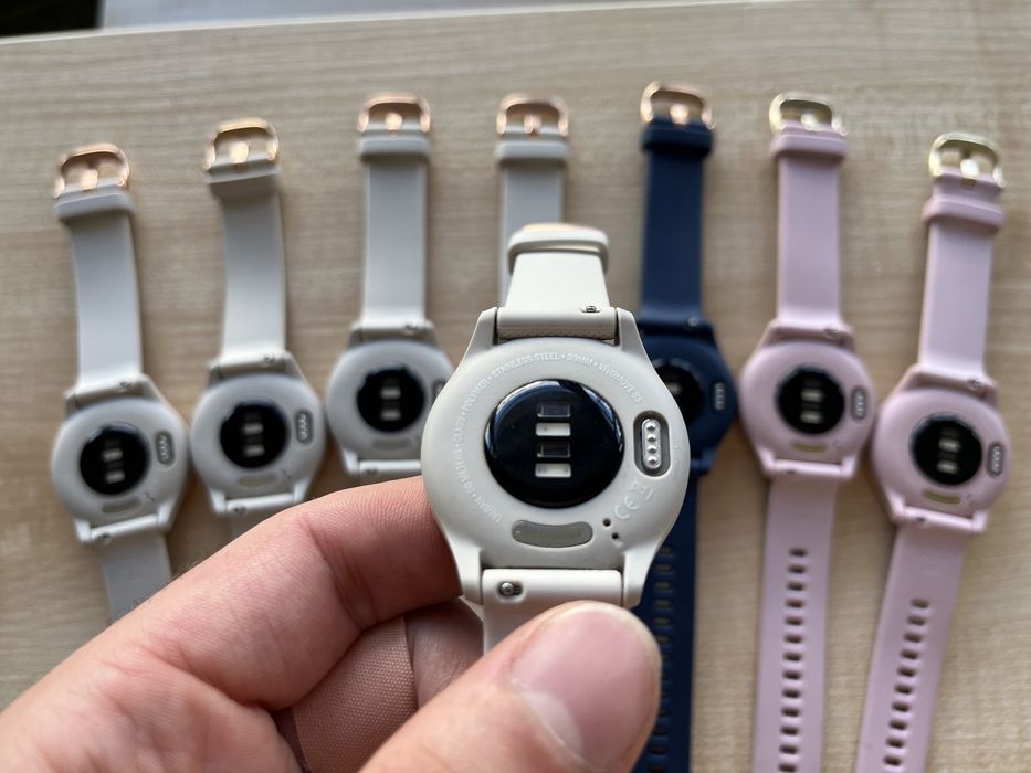 Смарт-годинник Garmin Vivomove 3S
