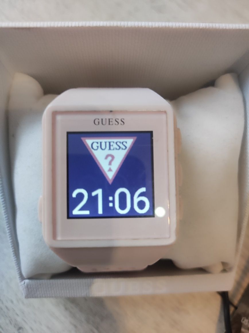 Guess Connect Logan Smartwatch