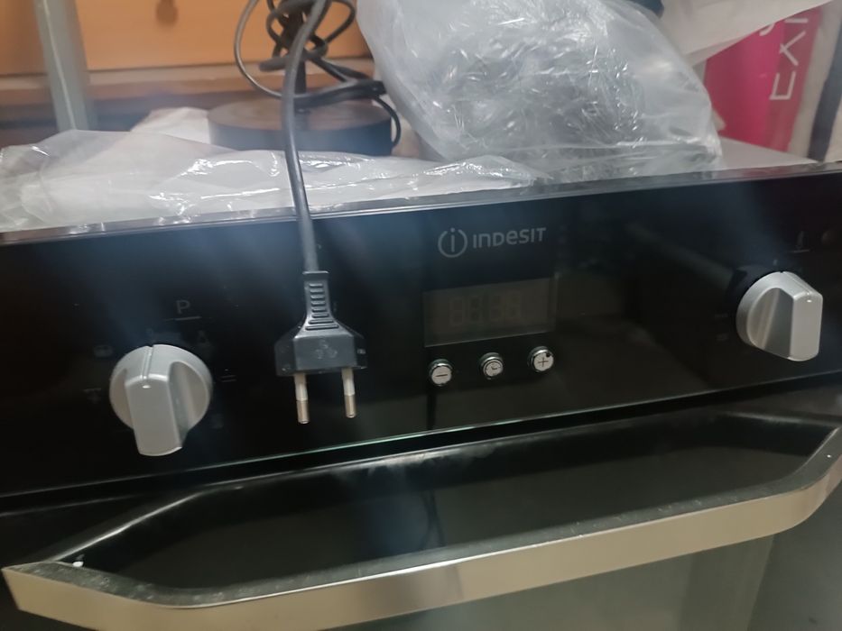 Forno Indesit de encastrar