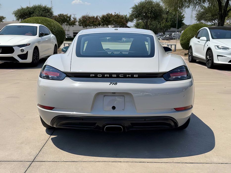 Porsche 718 Cayman      2019
