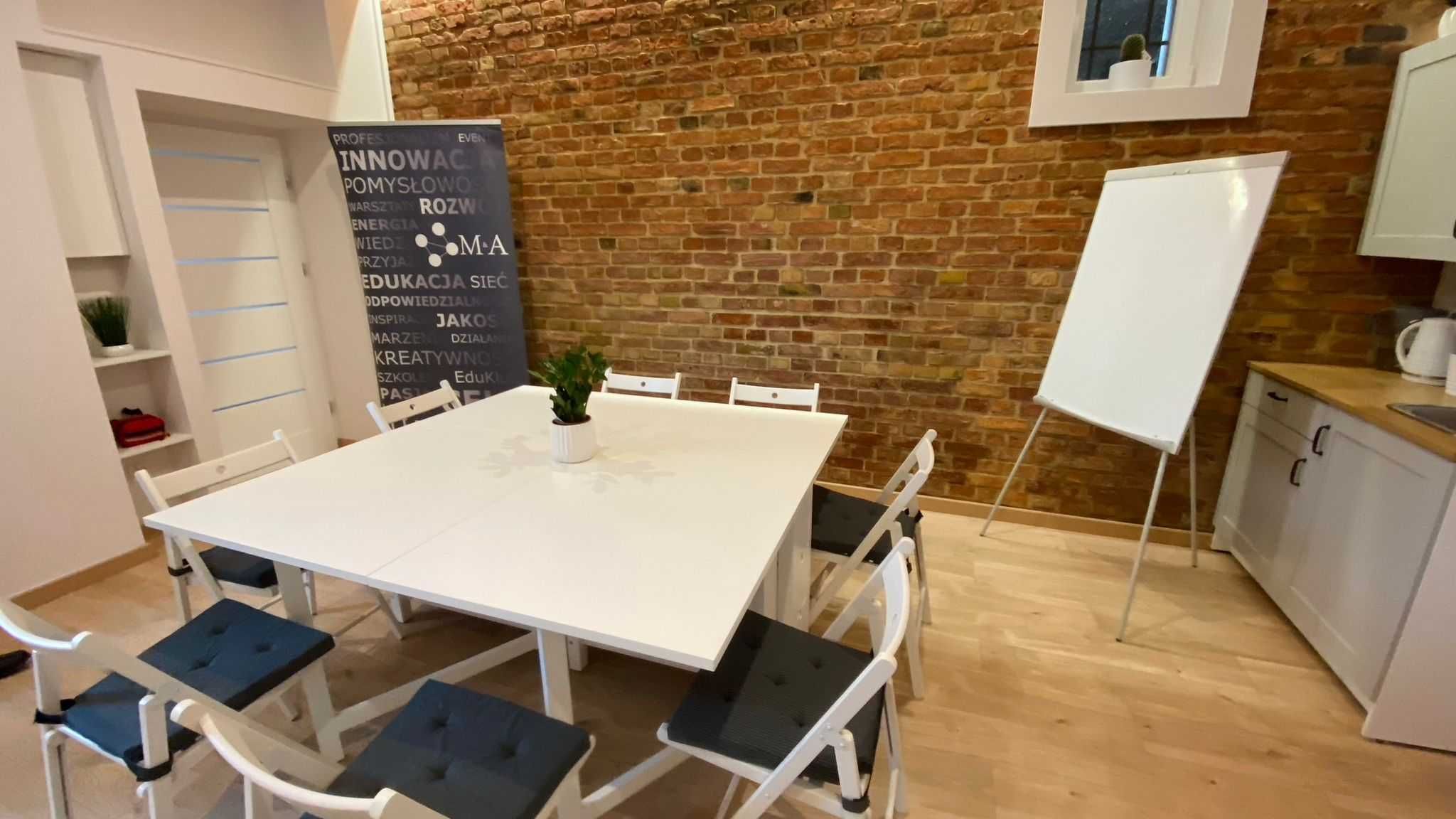 Sala na wynajem/ szkolenia/ warsztaty/ gabinet/co-working