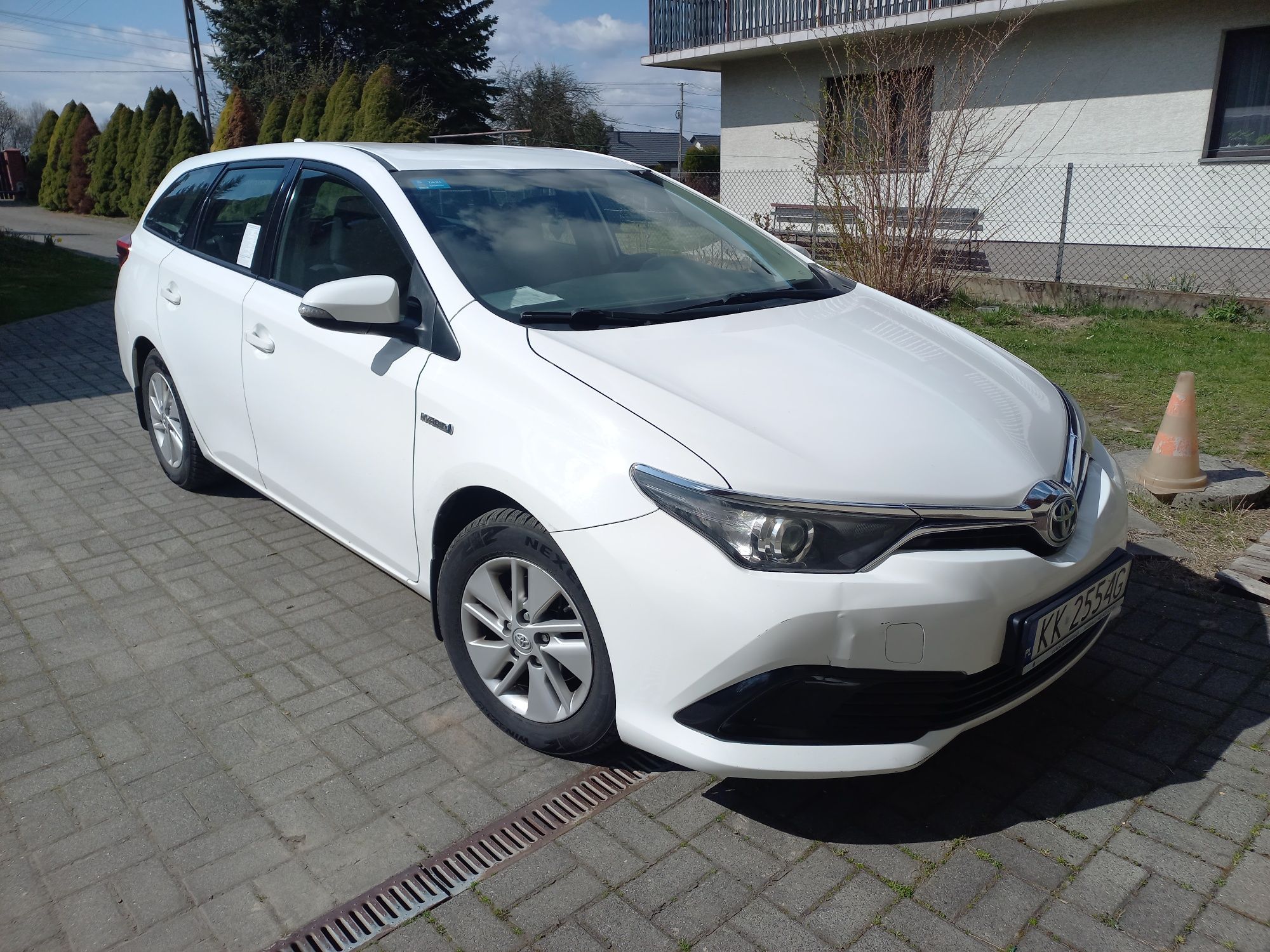 Toyota Auris Hybrid + LPG, kombi, Taxi - na wynajem