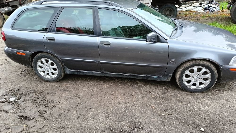 Volvo V40 1.9 TD kombi
