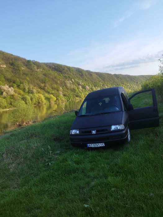 Пежо експерт 2002 року