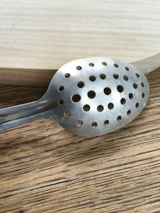 Stara aluminiowa łyżka do odcedzania szumowin z rosołu PRL 184