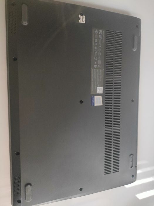 Laptop Lenovo V14