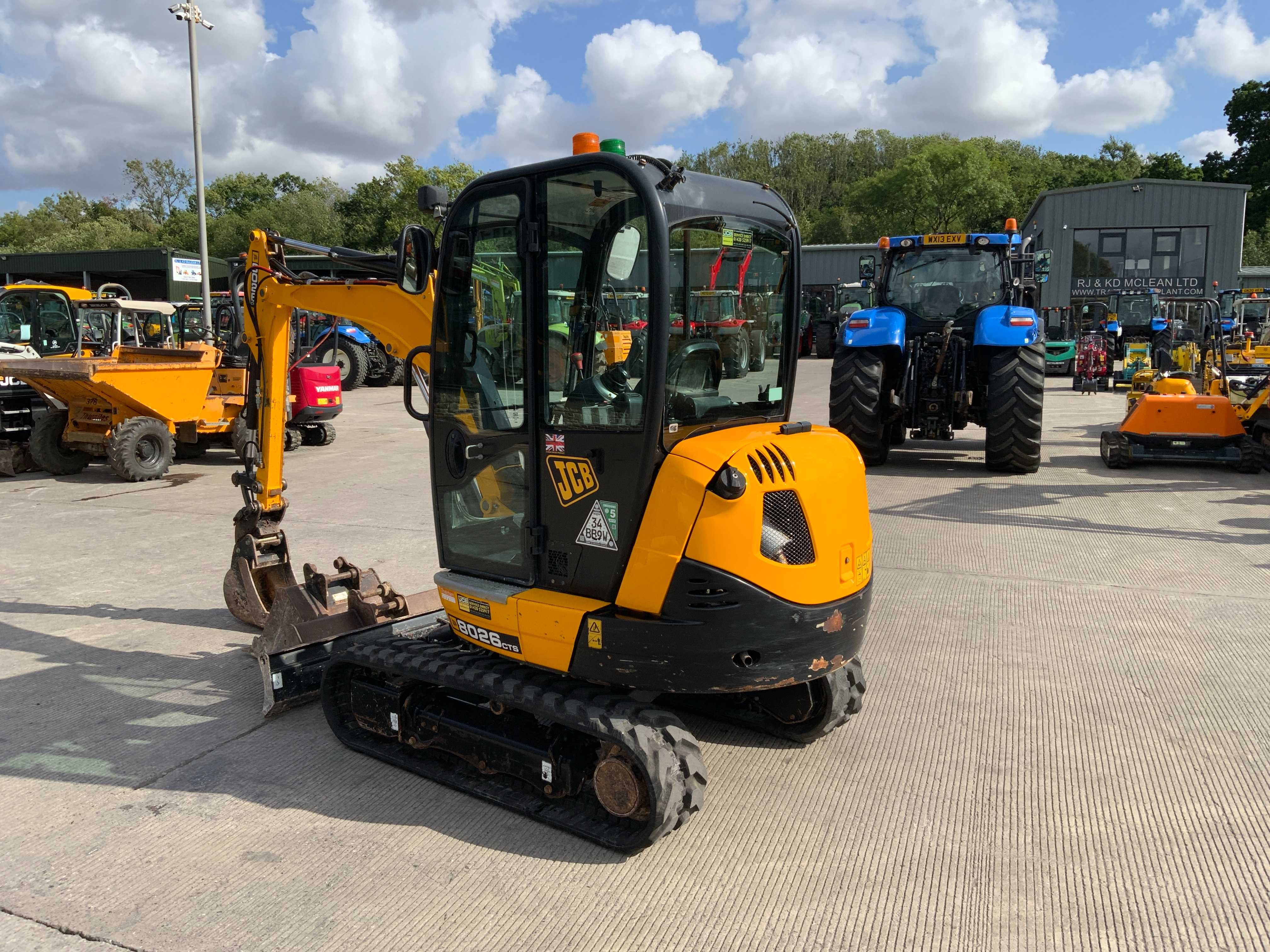 koparka  JCB 8026 CTS