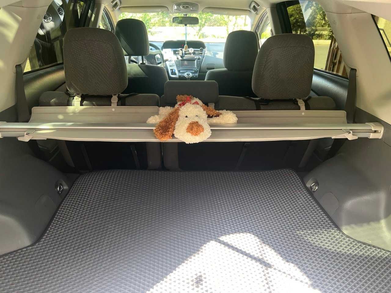 Продам TOYTA PRIUS V 2014