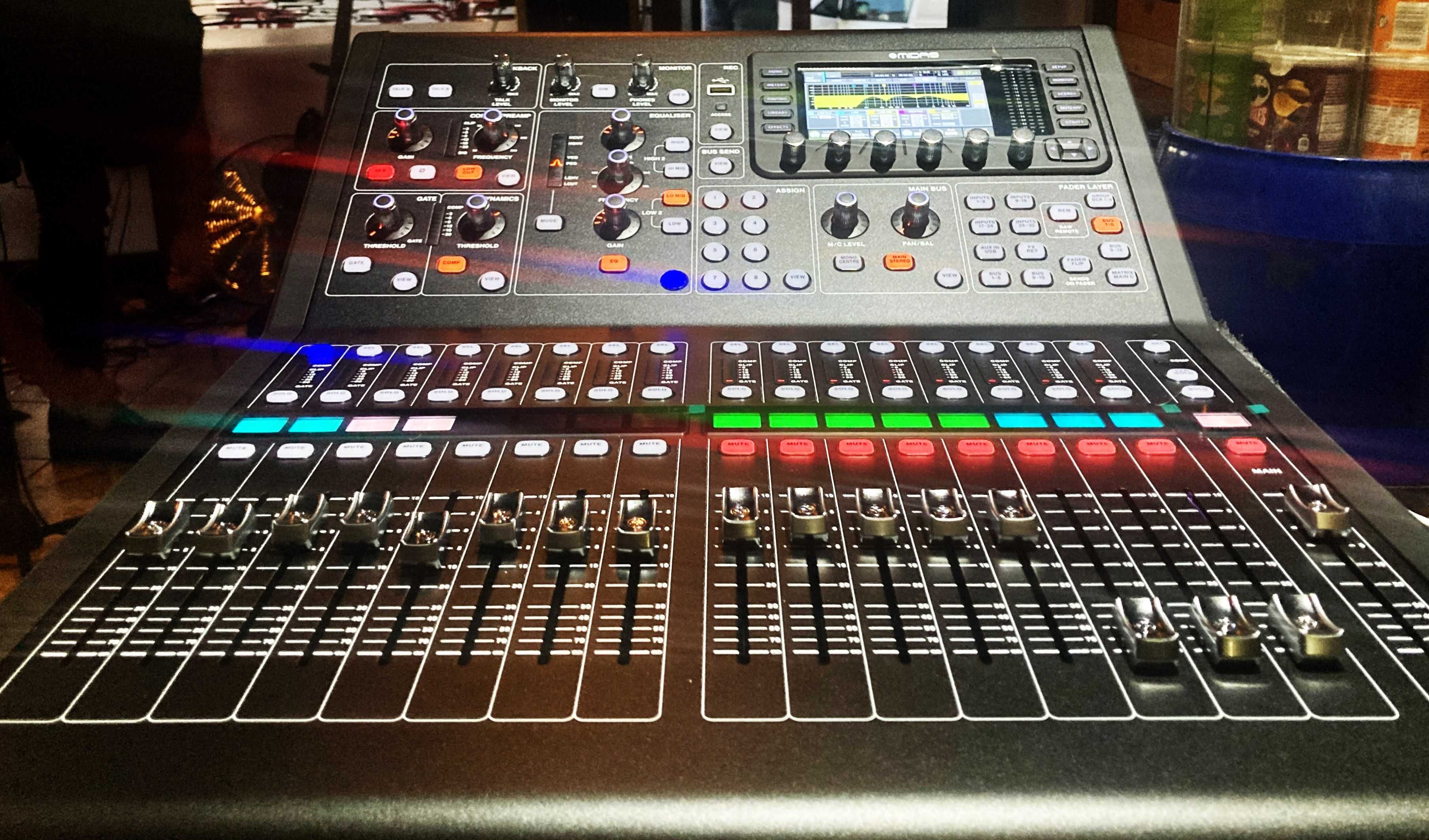 Mesa MIDAS M32r Live c/ flight case
