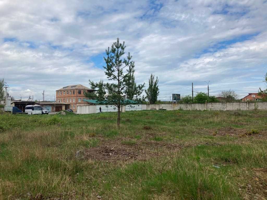 Продам базу у місті Вінниця. У Замостянському районі міста.