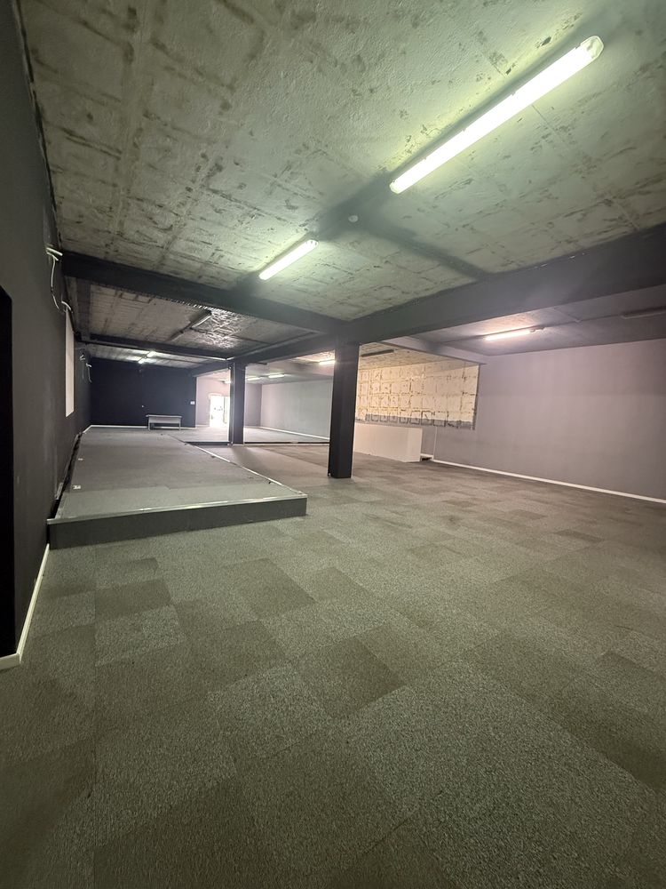 Aluga-se Pavilhão Amadora 1.000m2