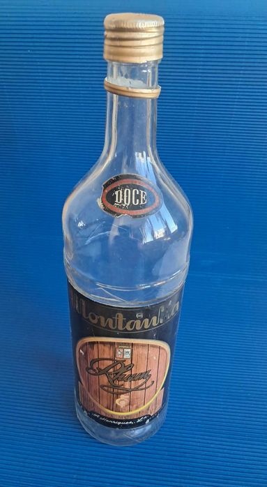 Antiga Garrafa de Rhum Caves Montanha