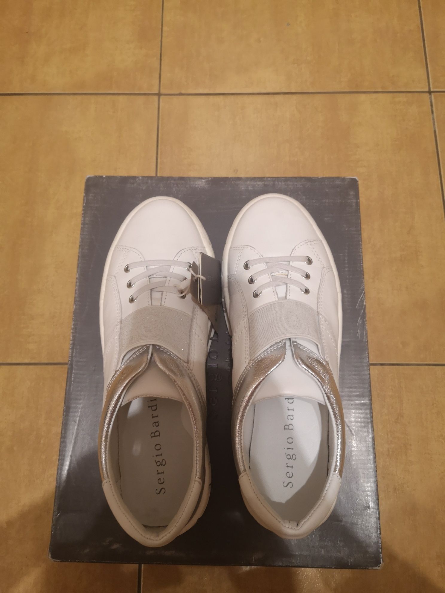 Nowe buty półbuty Sneakersy damskie skórzane białe. Rozmiar 38.