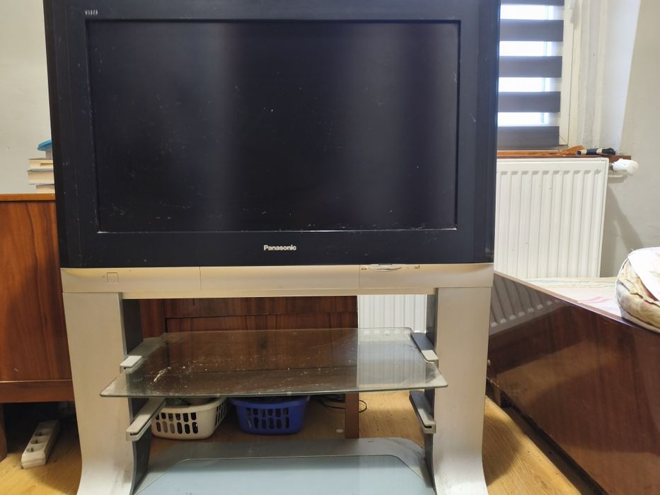 Telewizor Panasonic z pilotem
