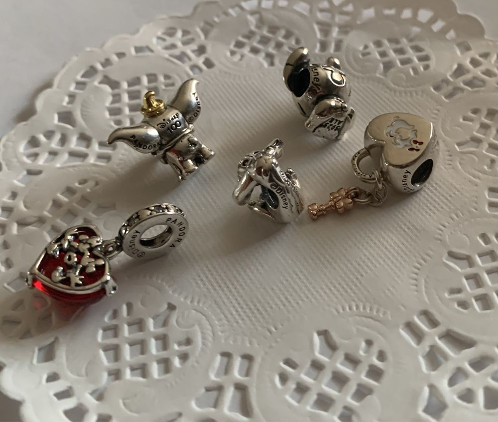 Charms do bransoletki Pandora Moments