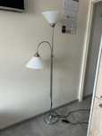 Lampa podłogowa stojącą