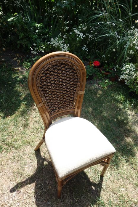 Krzesła rattanowe brązowe