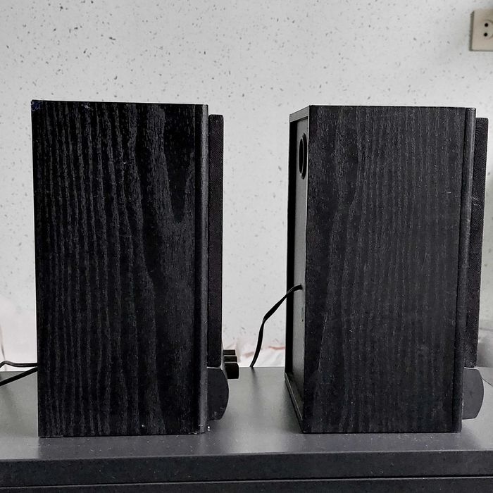 Колонки F&D R215