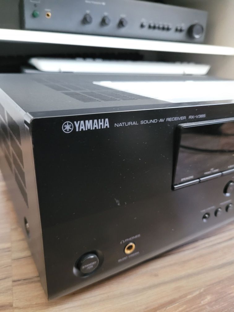 Yamaha rx v365 amplituner
