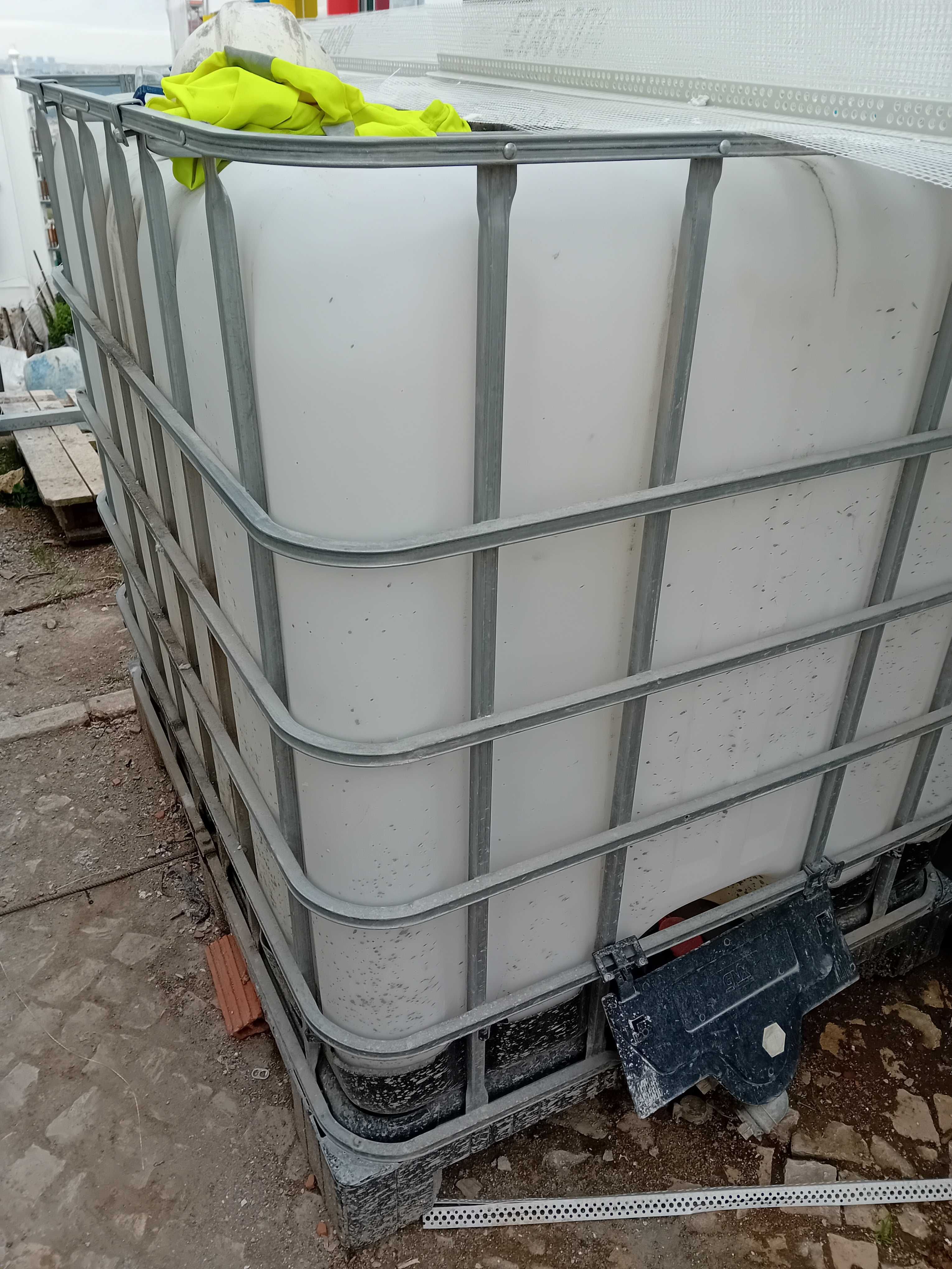 Vendo maquina enchimentos botão celular.