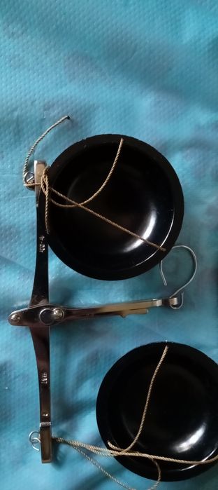 Аналітичні ваги.