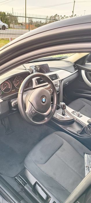 Para venda BMW 320 Touring (F31) 2016 Automático 
o
320 d (140 kW / 19