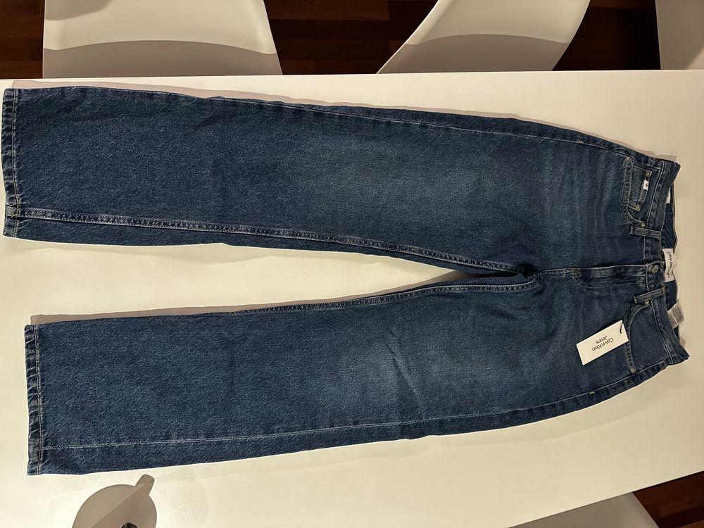Niebieskie jeansy z prostą nogawką Calvin Klein, rozmiar 38 (M)