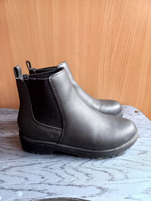 Шкіряні осінні чоботи