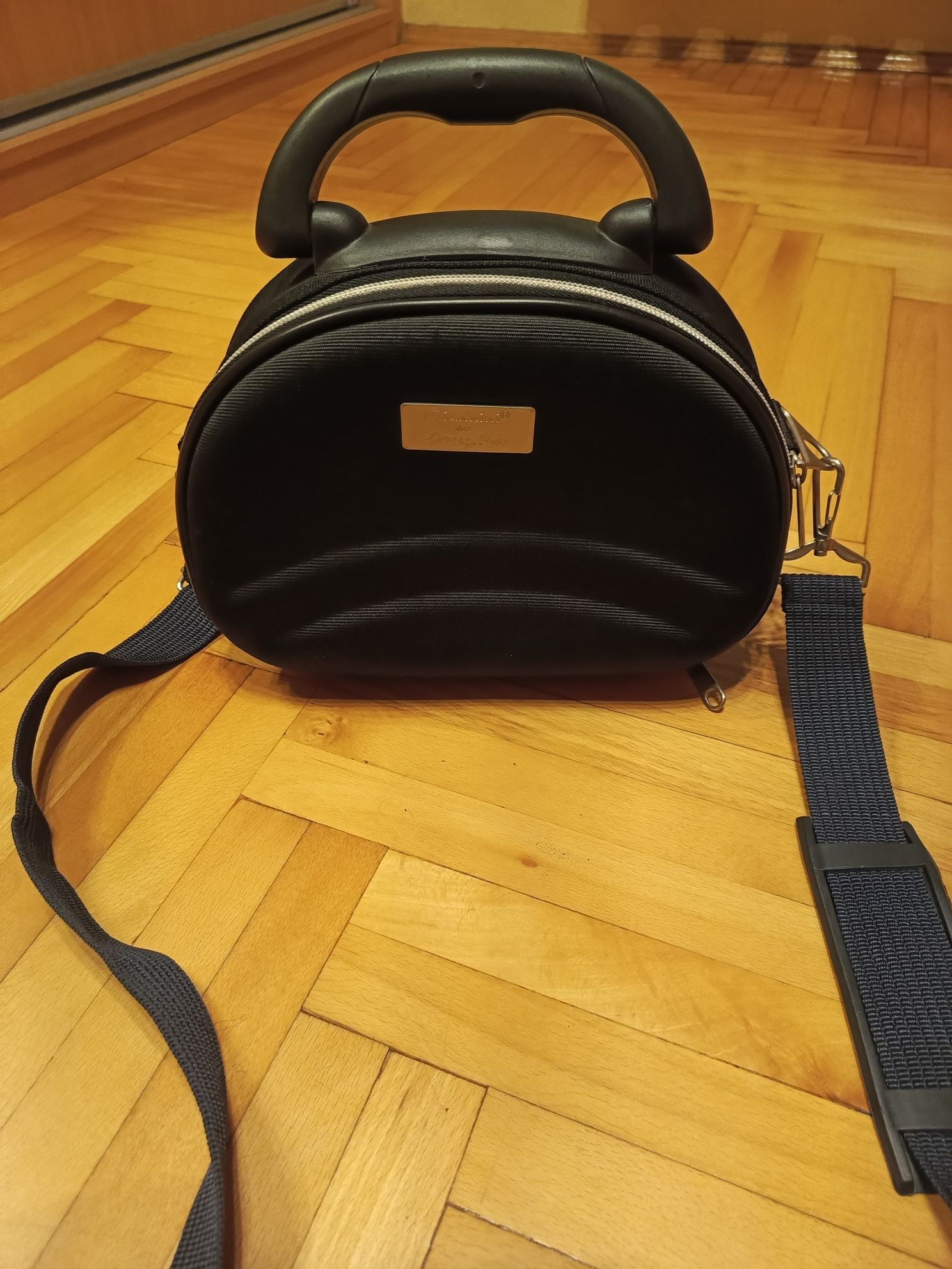 Kuferek kosmetyczka Douglas