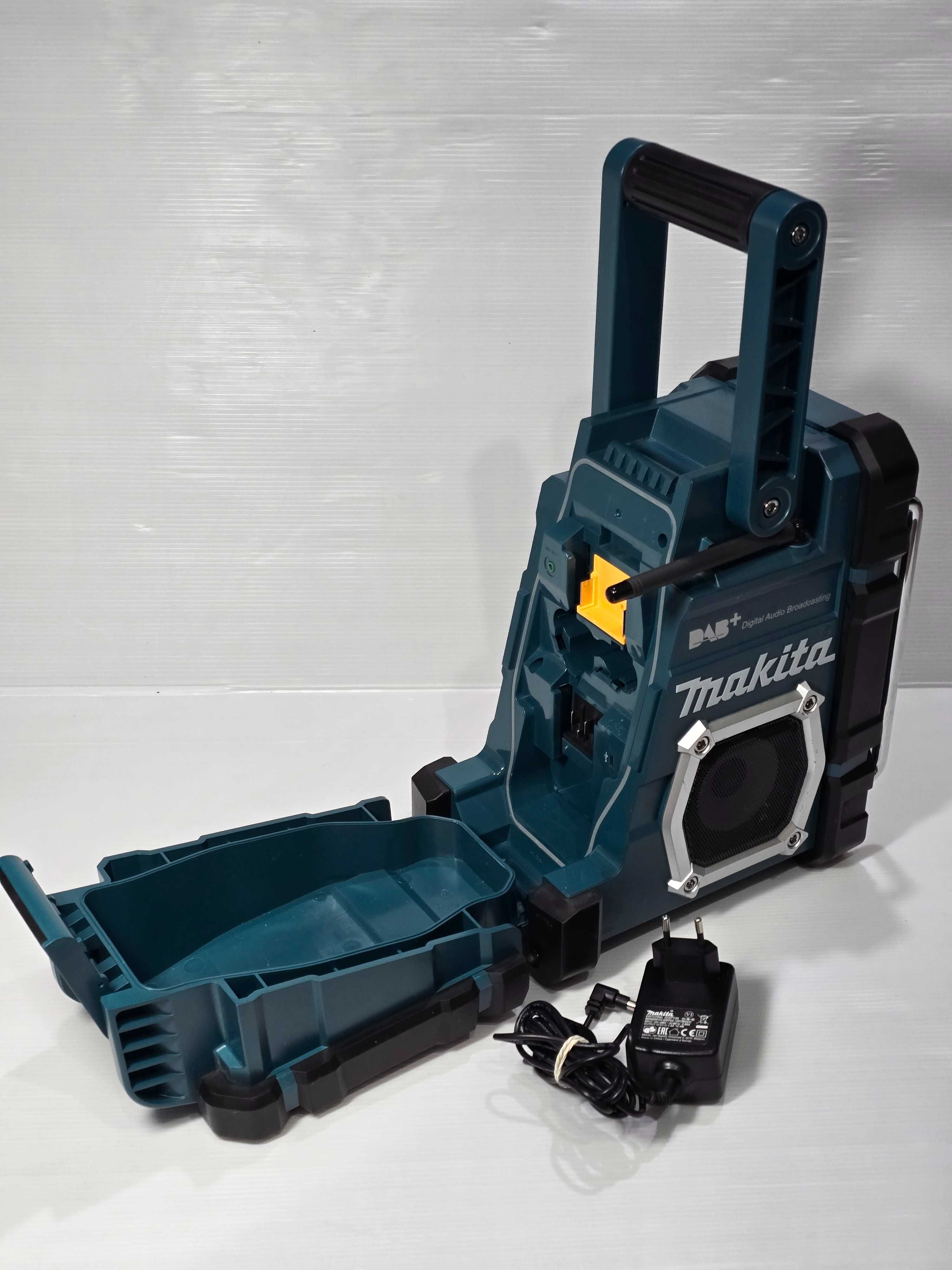 Radio budowlane Makita DMR112 Odbiornik Radiowy Bluetooth Akumulator
