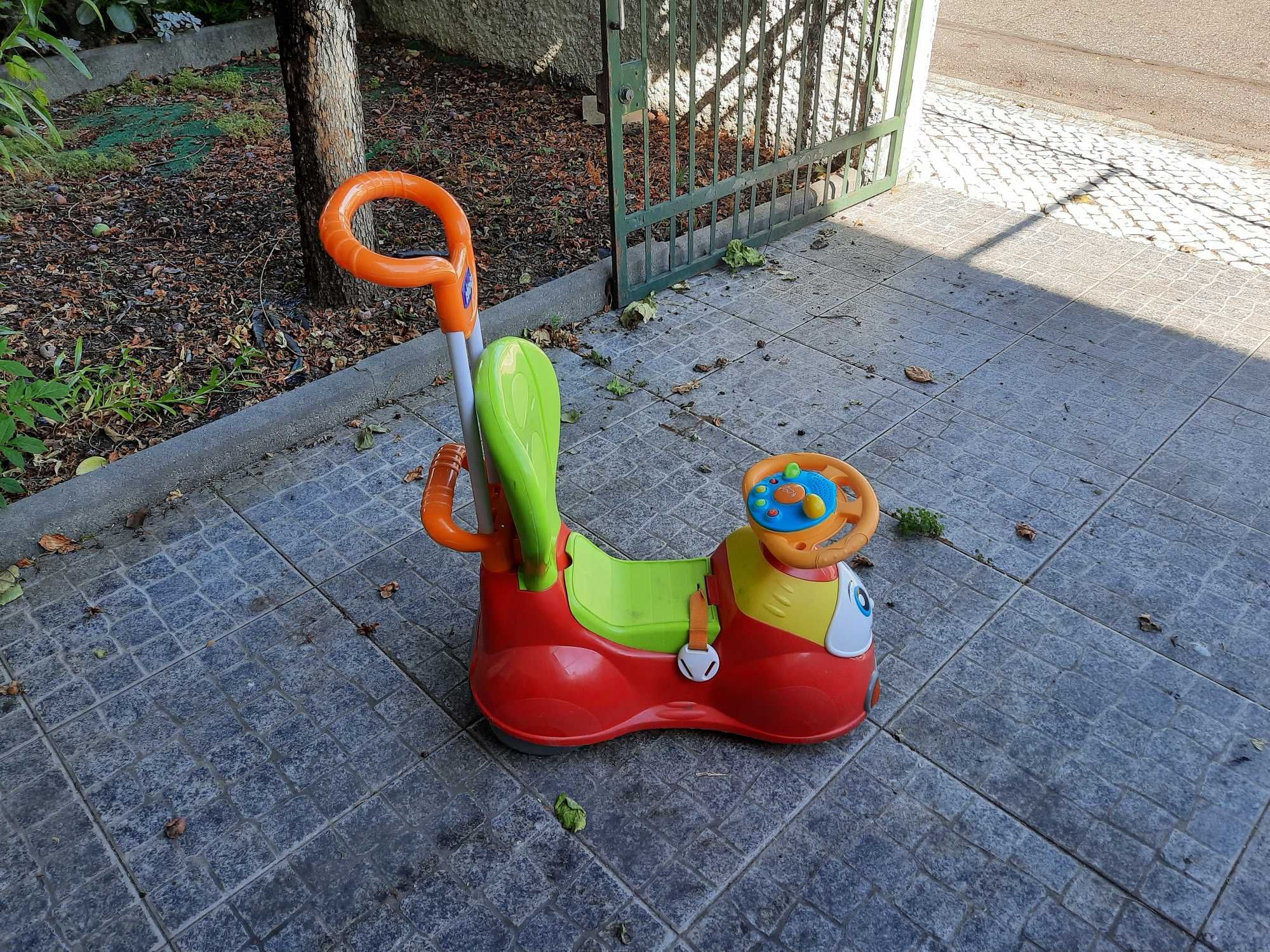 Vendo veículo Chicco Quattro